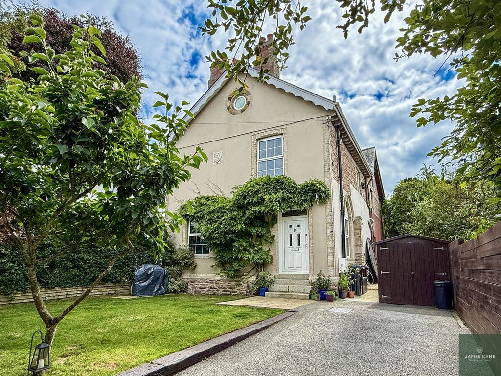 Property photo 1 of 18