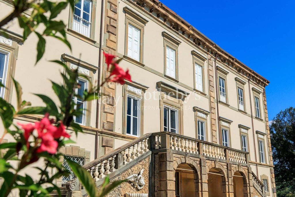 Property photo 2 of 44