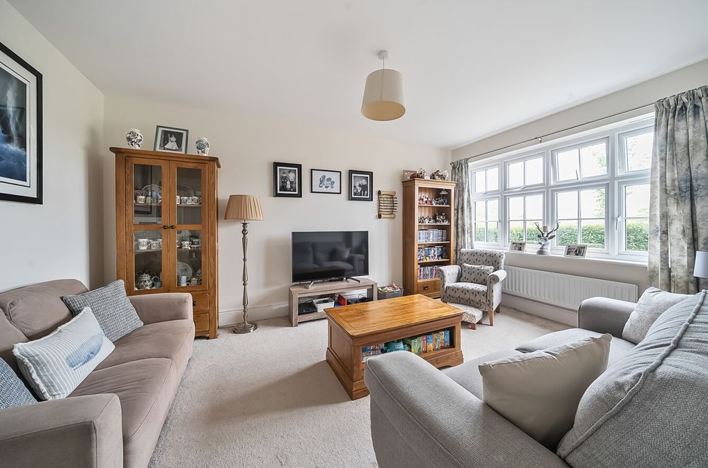 Property photo 2 of 13 1310307-12-684c56...