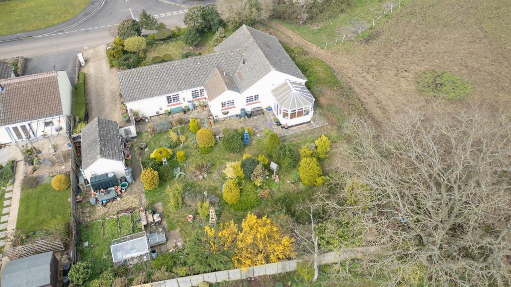 Property photo 3 of 26 2 Stanton Lane-6.Jpg