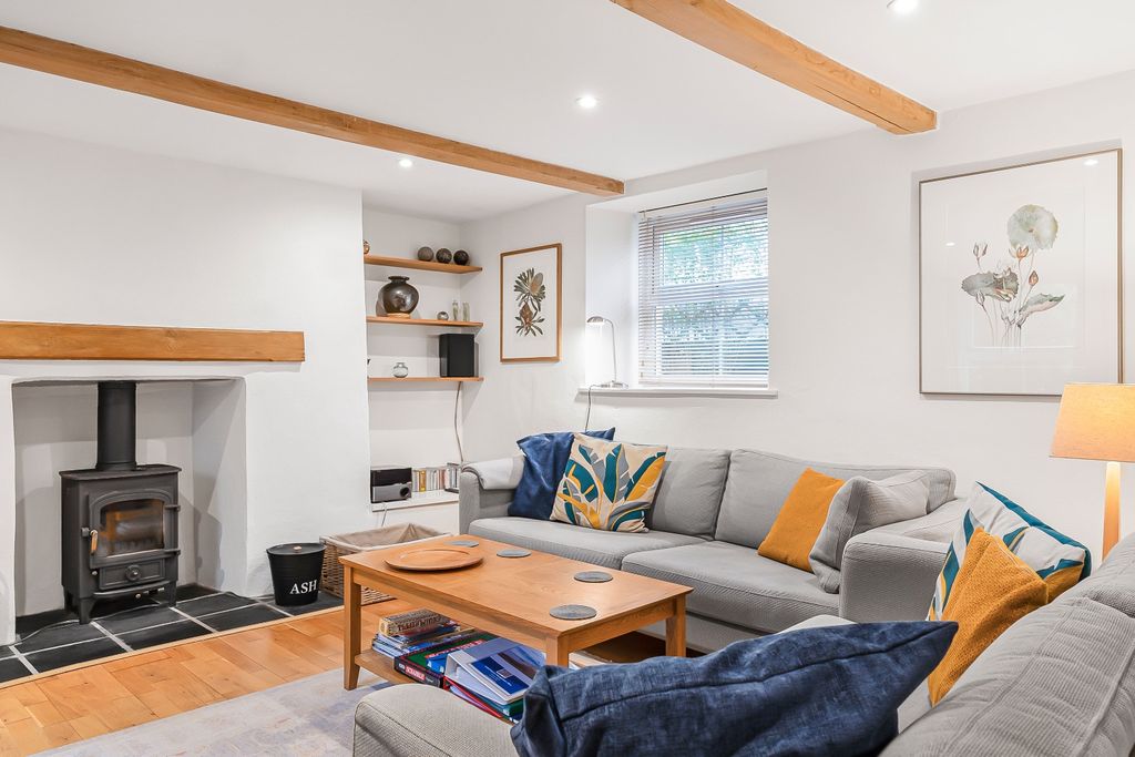 Property photo 3 of 27 4682878