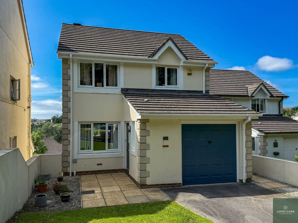 Property photo 1 of 18