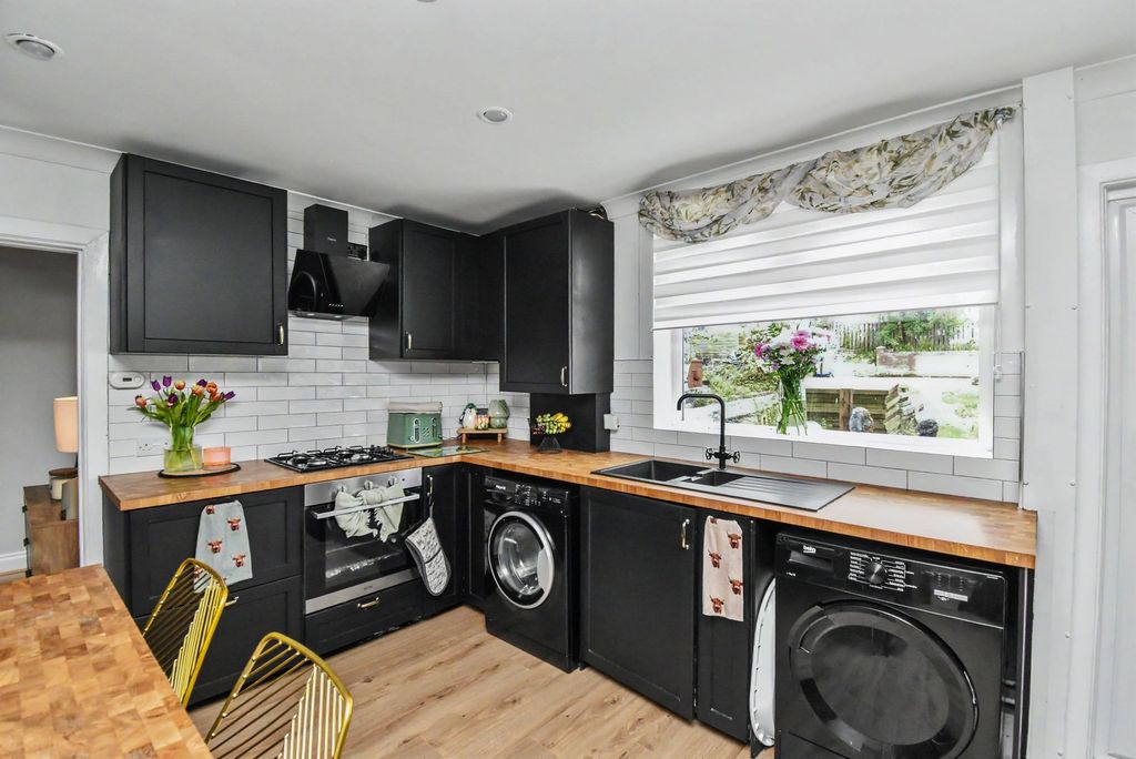 Property photo 3 of 12 Kitchen/Dining Angle 1