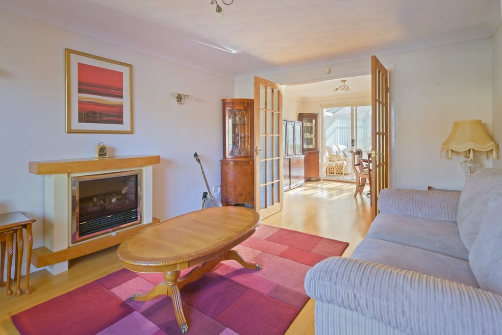 Property photo 3 of 27