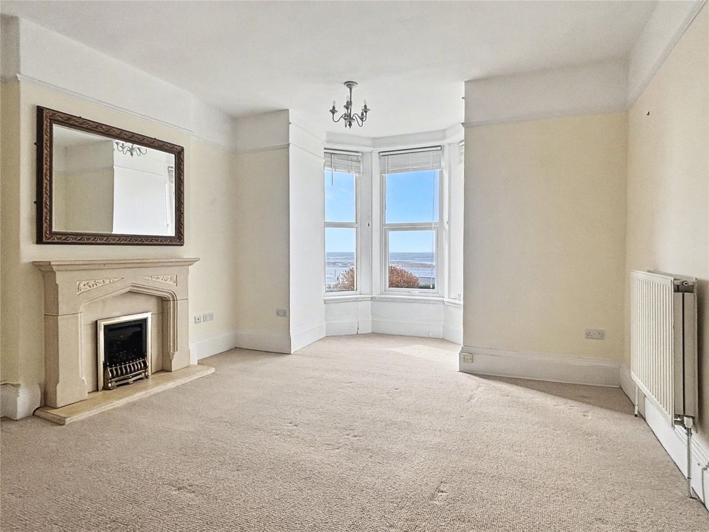 Property photo 3 of 23 3 - Lounge