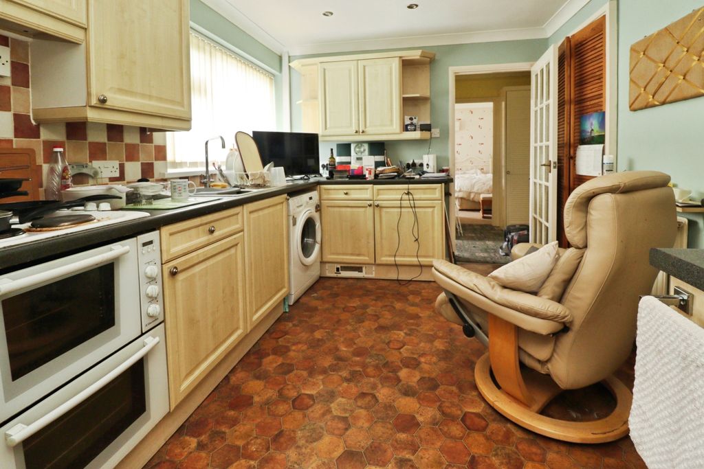 Property photo 3 of 14