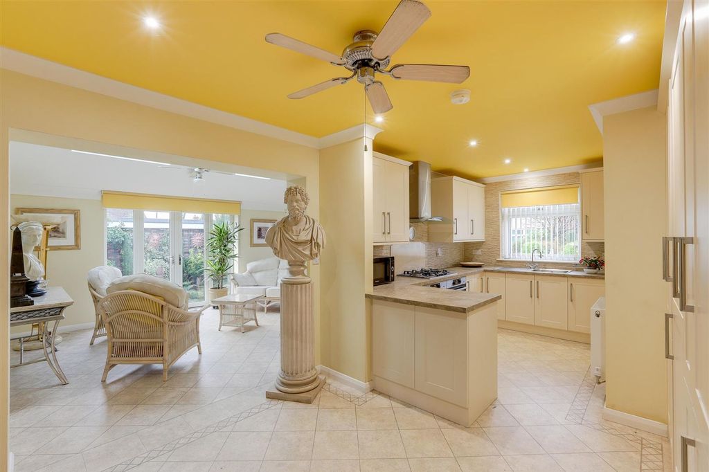 Property photo 2 of 24