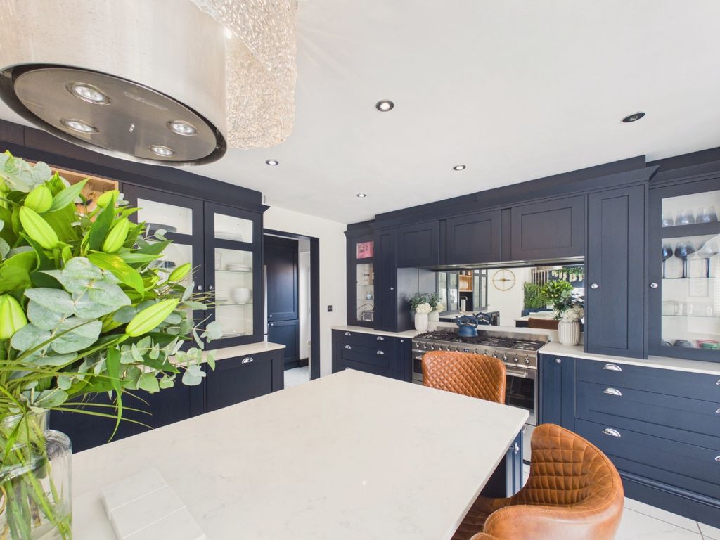 Property photo 1 of 31 5337981