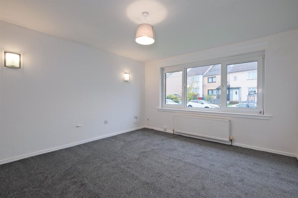 Property photo 2 of 16 Lounge