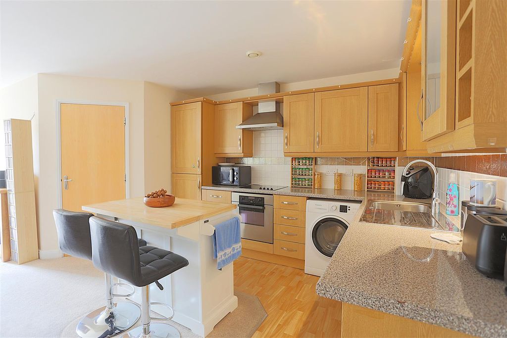 Property photo 3 of 20