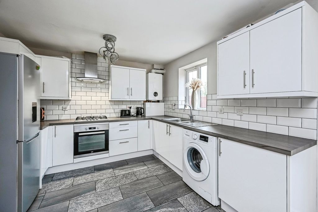 Property photo 3 of 17 Photo