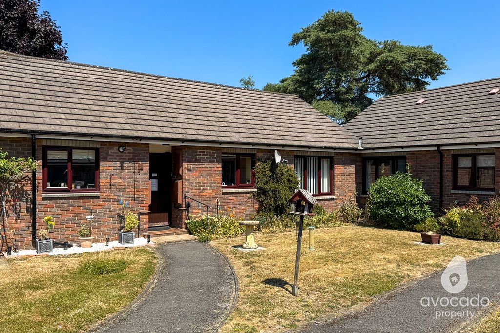 Property photo 1 of 10 5285881
