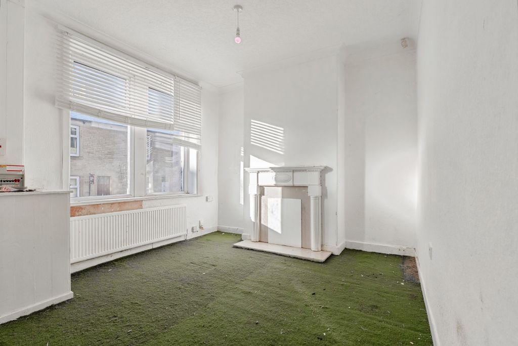 Property photo 3 of 14 Pbox-Img.Jpg