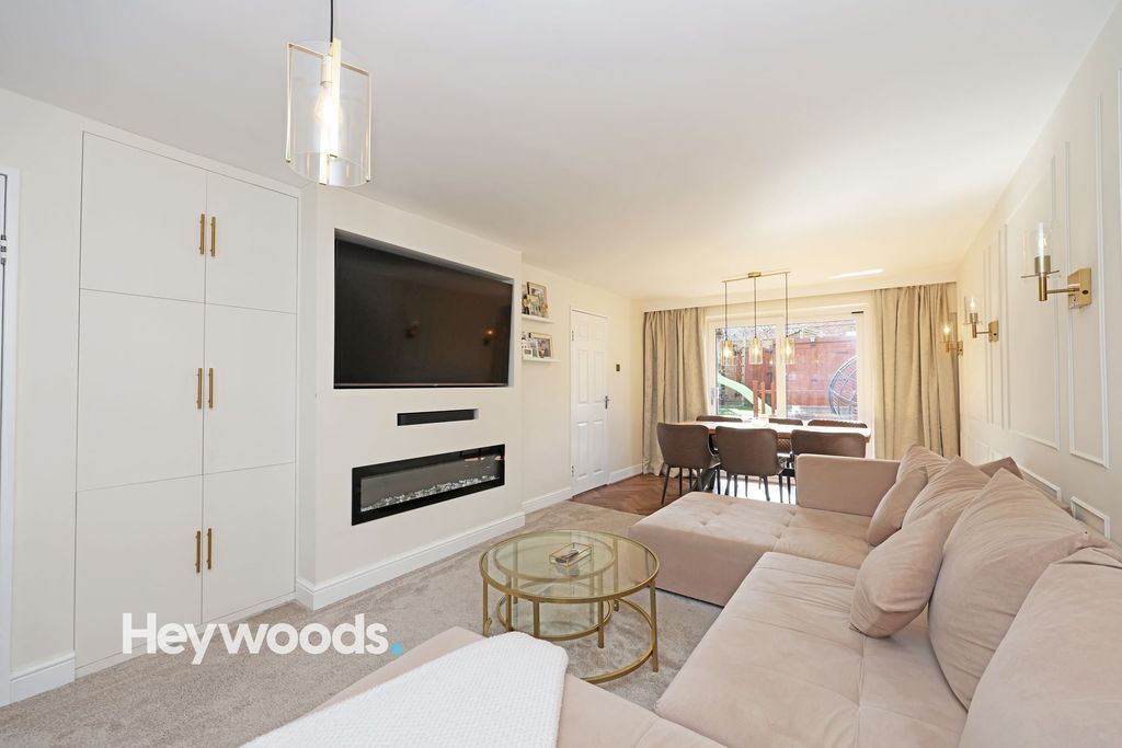 Property photo 2 of 39