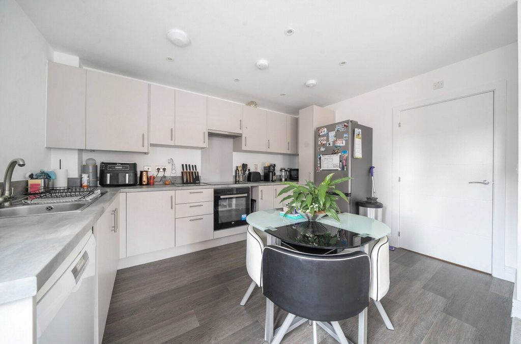 Property photo 3 of 10 1458890-6-6A06E54...