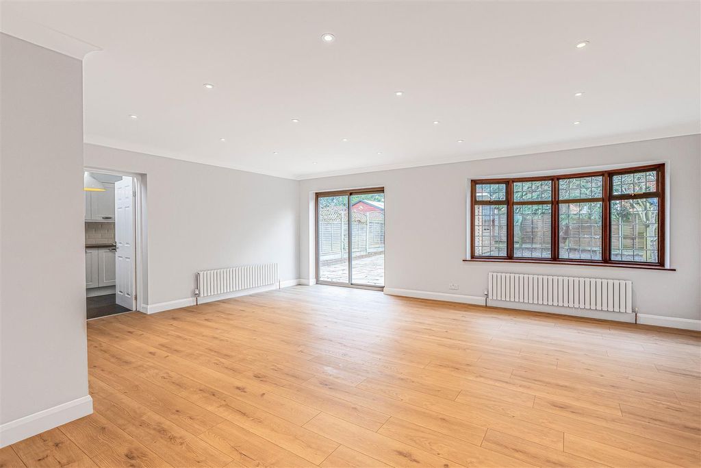 Property photo 3 of 28 4_71427.Jpg