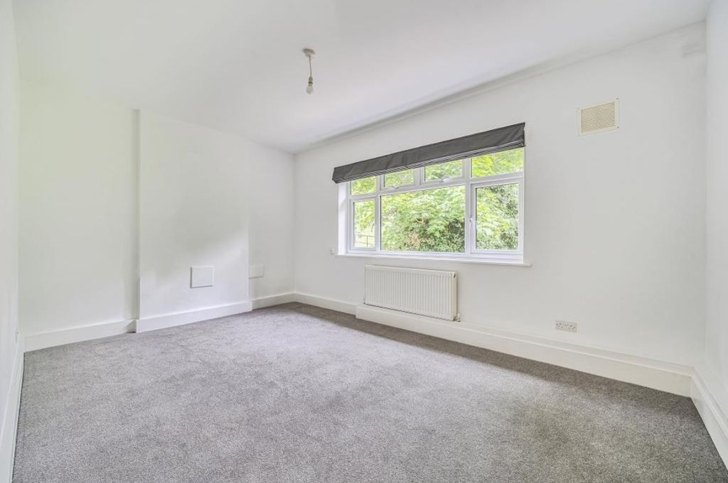 Property photo 3 of 9 Bedroom 2