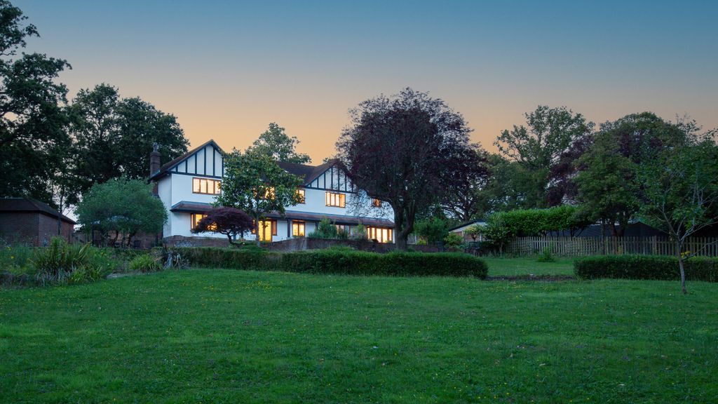 Property photo 1 of 42 Twilight Rear