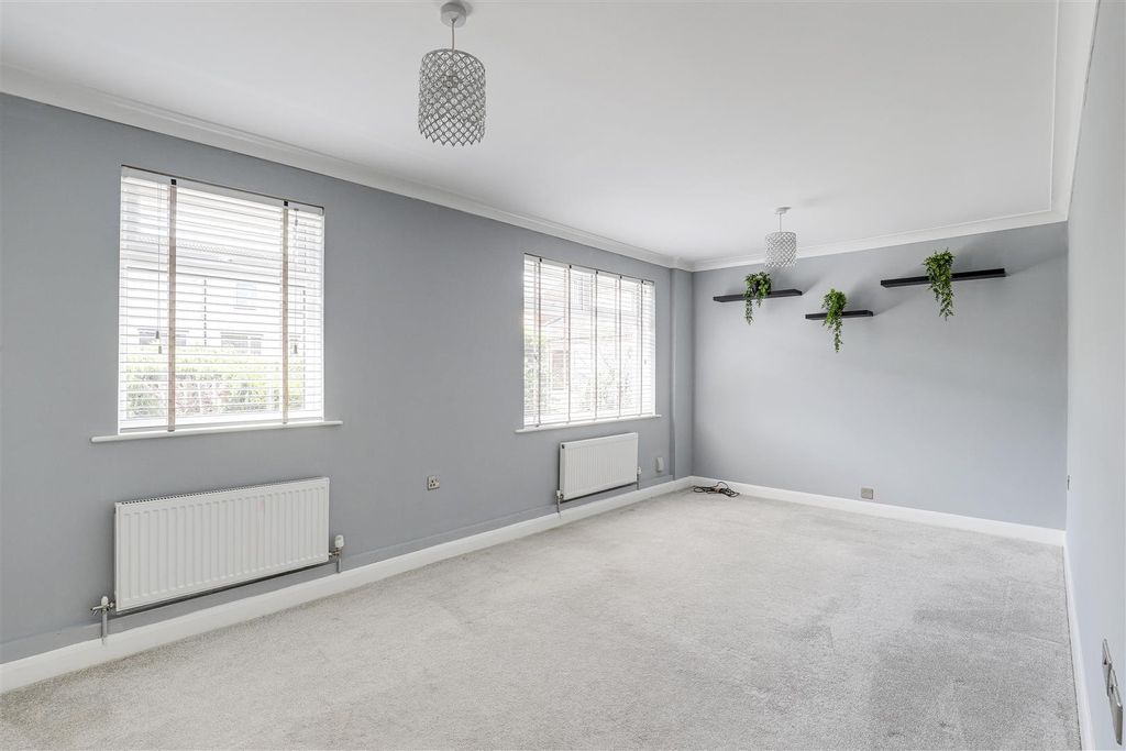 Property photo 2 of 17 2035.Jpg