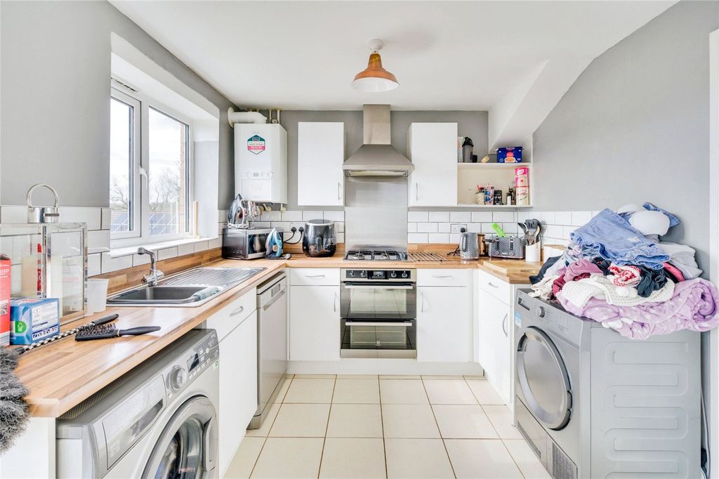 Property photo 3 of 15 Picture No. 10