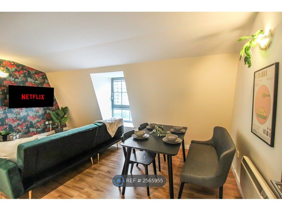 Property photo 3 of 17 Dining Area