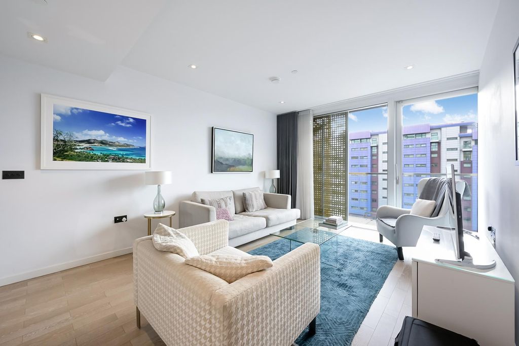 Property photo 3 of 10