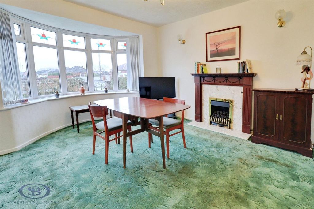 Property photo 2 of 26