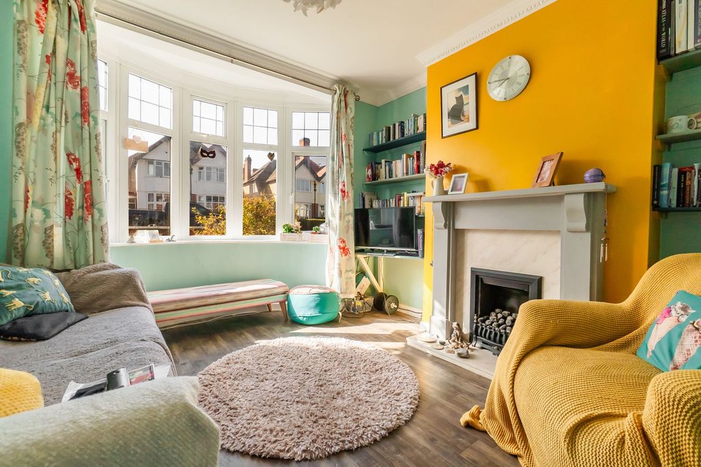 Property photo 2 of 22