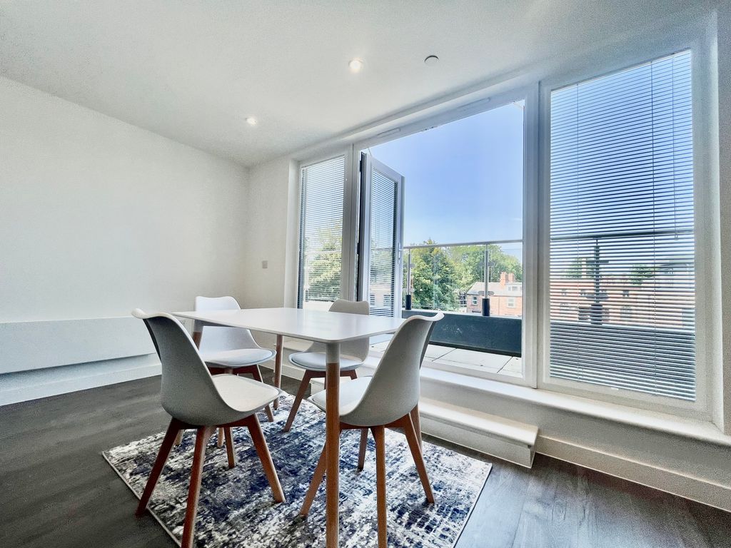 Property photo 3 of 17 Photo 03