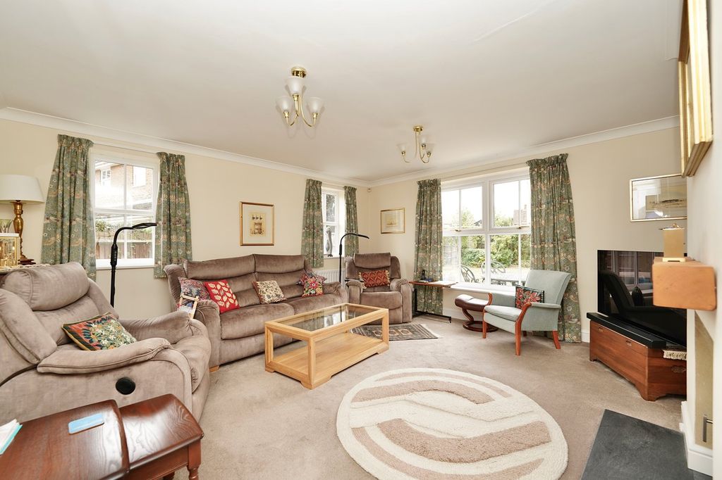 Property photo 2 of 29