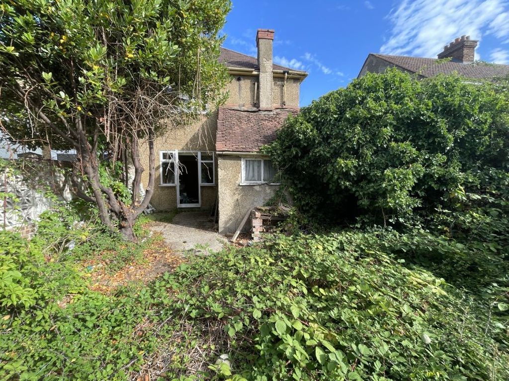 Property photo 2 of 13