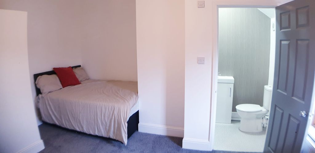 Property photo 2 of 6