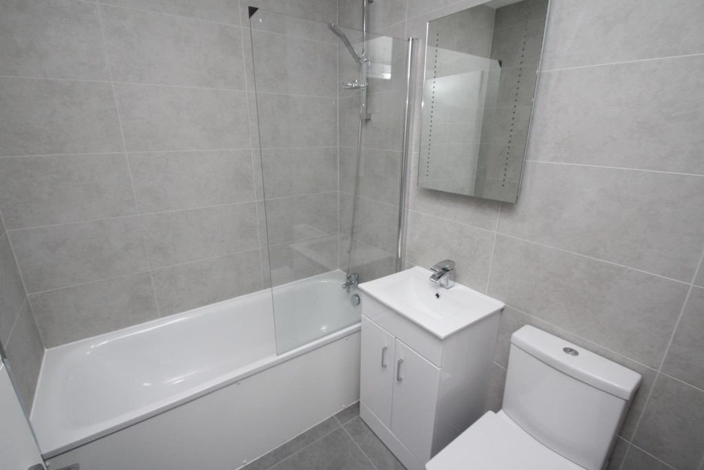 Property photo 2 of 7 O_1F0F6Drs512Jh8Mjgr51Gapc4m.Jpg