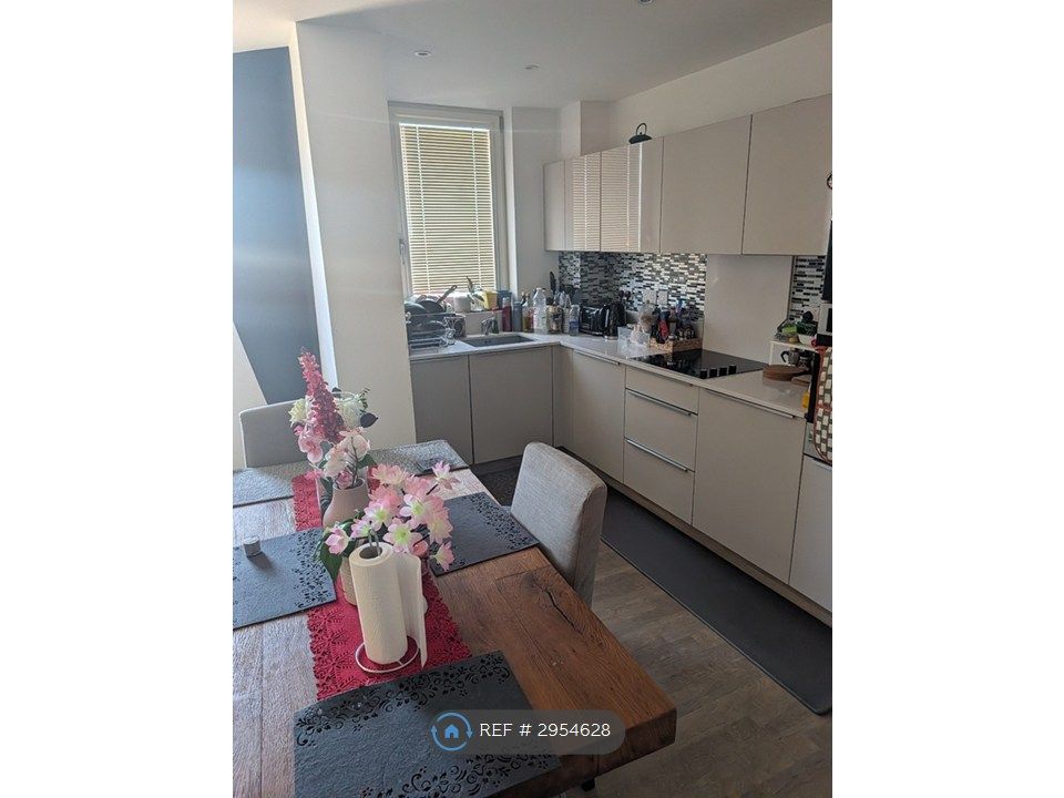 Property photo 2 of 9 Kitchen