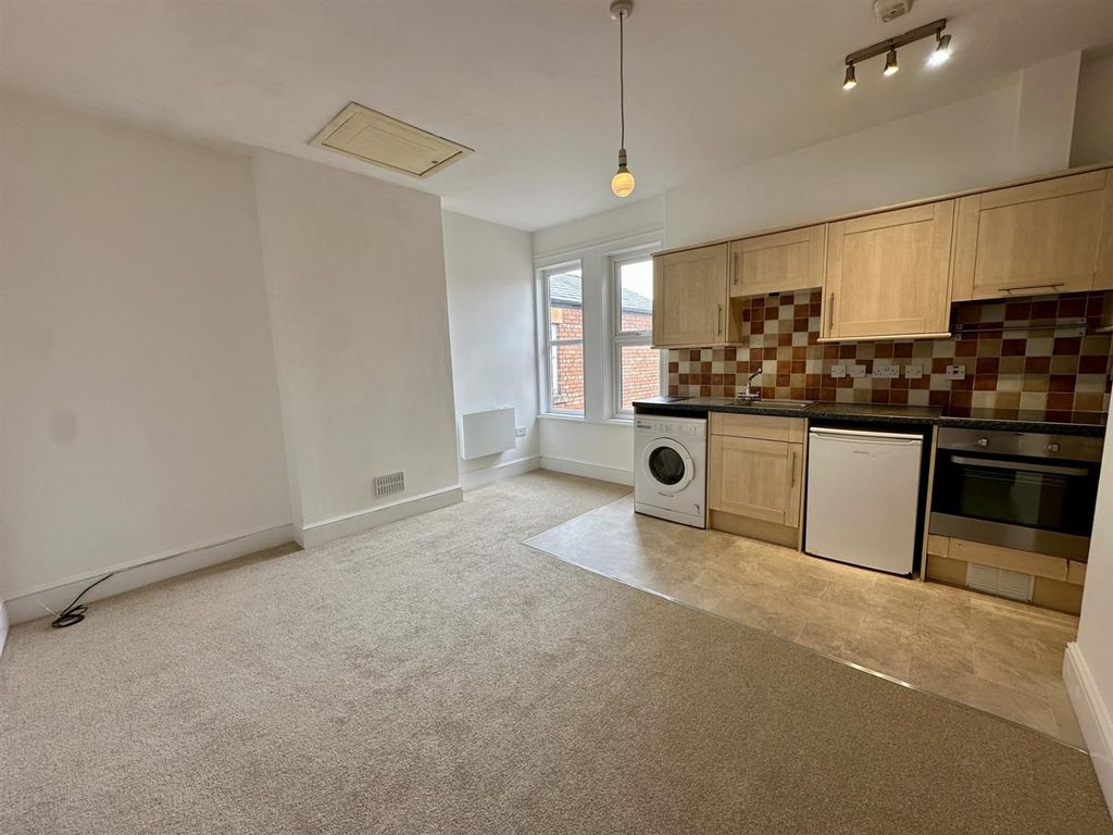 Property photo 2 of 9 3.Jpg