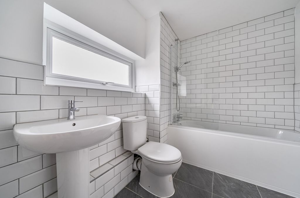 Property photo 3 of 20 Picture 3