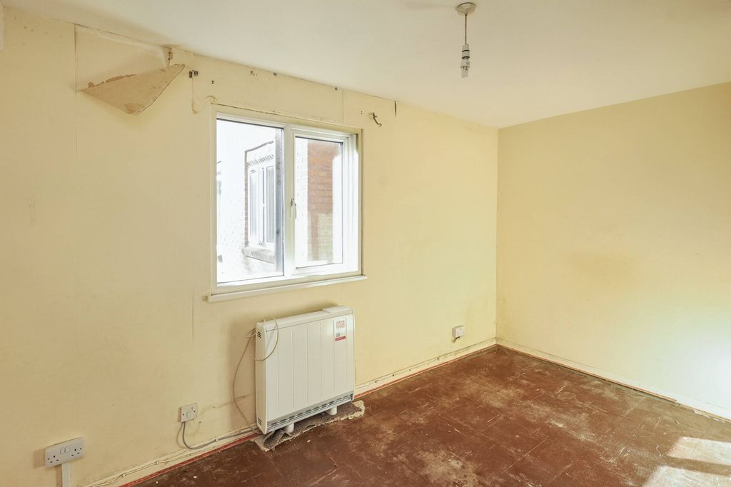 Property photo 3 of 16 32 Aldwyck Court, Leighton Buzzard Road, Hemel Hempstead, Hp1 1Sh