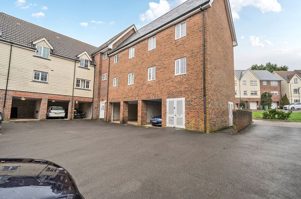 Property photo 2 of 14