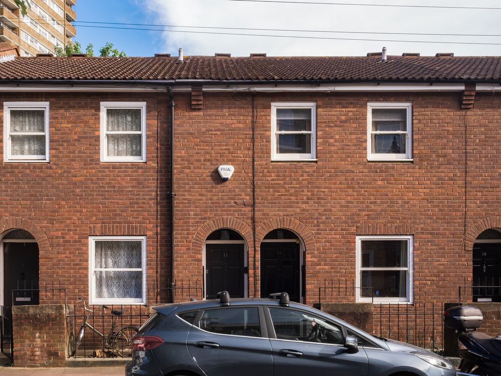 Property photo 2 of 18 341218 - Chisenhale-2.Jpg