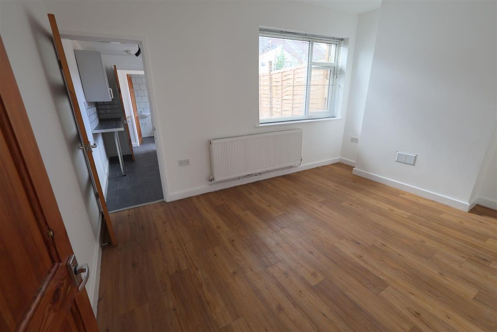 Property photo 2 of 18 Cr Dining Room.Jpg