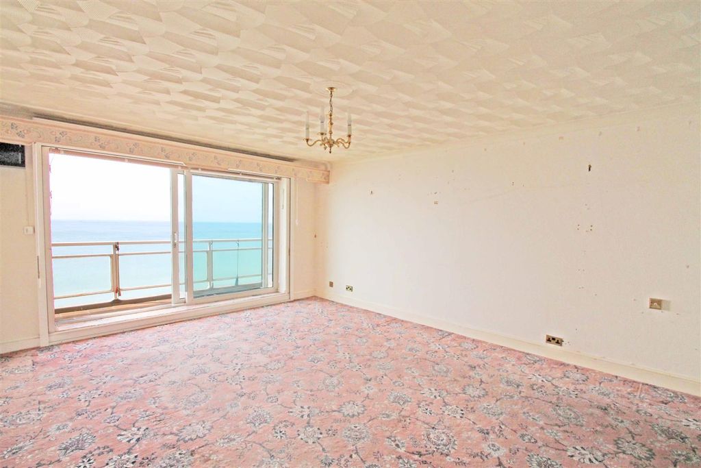 Property photo 2 of 13 Living/Dining Room