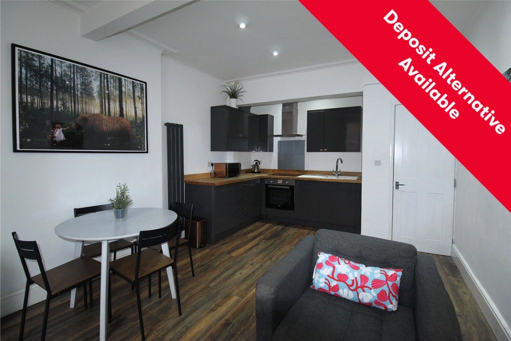 Property photo 1 of 7 Front Room