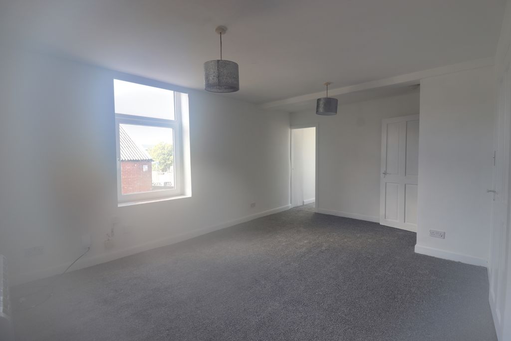 Property photo 3 of 6 Lounge 2A