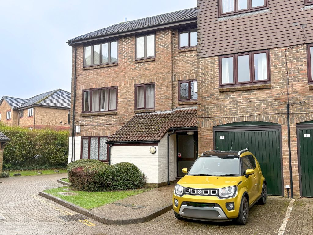 Property photo 1 of 8