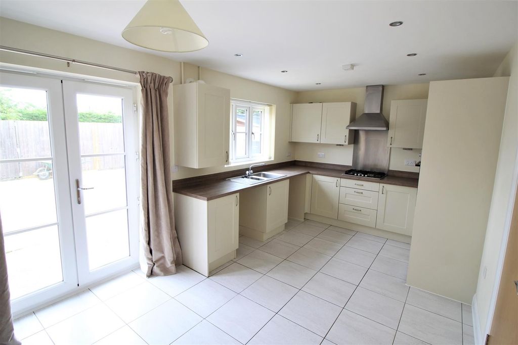 Property photo 2 of 10 Kitchen/Diner