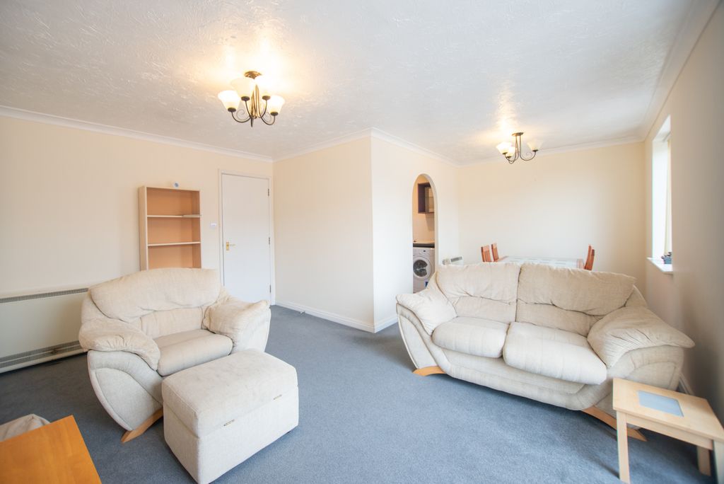 Property photo 2 of 12