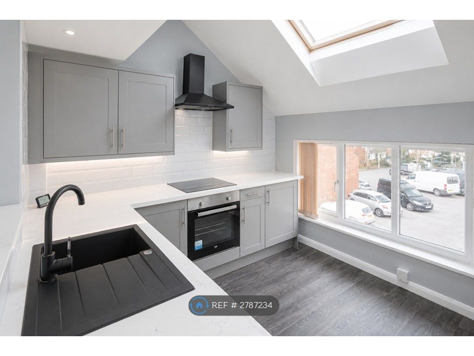 Property photo 1 of 11 Kitchen