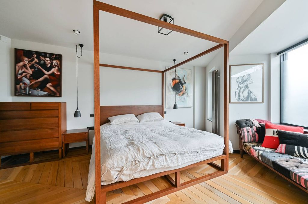 Property photo 1 of 39