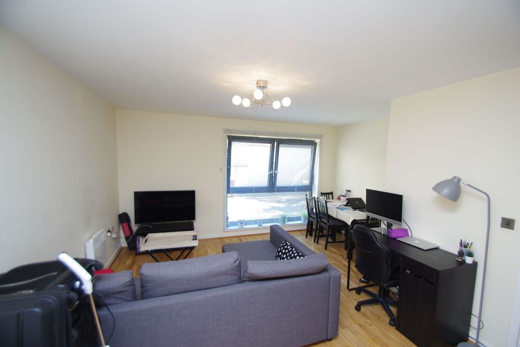 Property photo 3 of 4