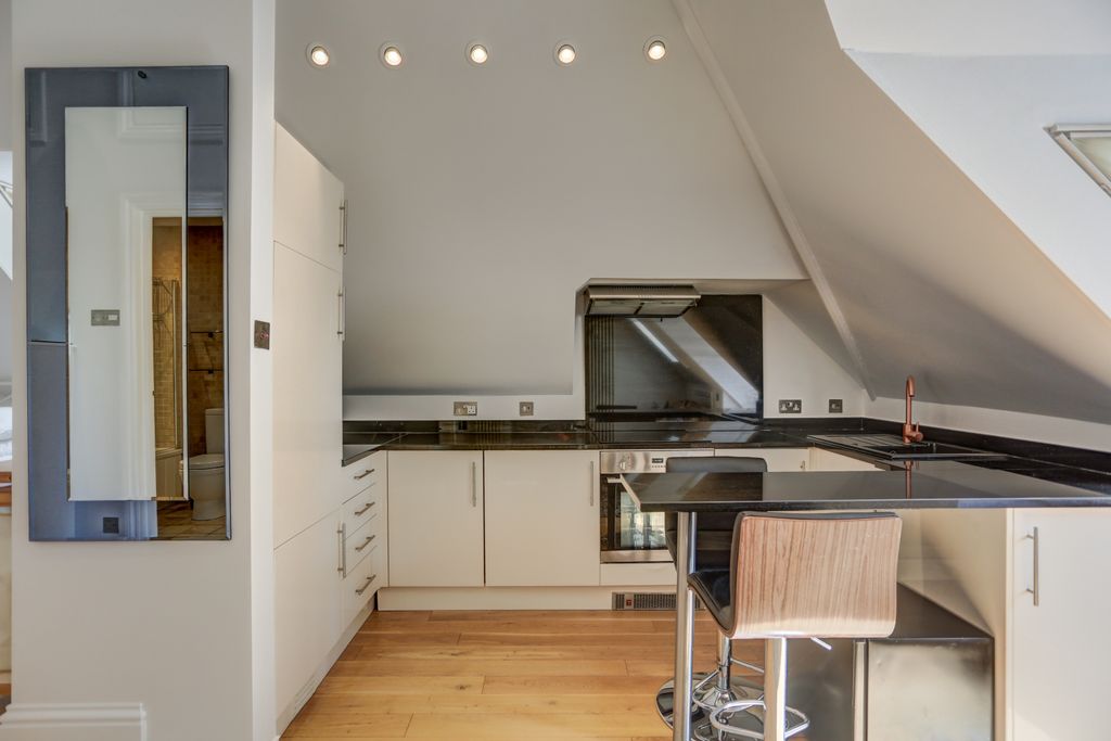 Property photo 3 of 15 Kitchen